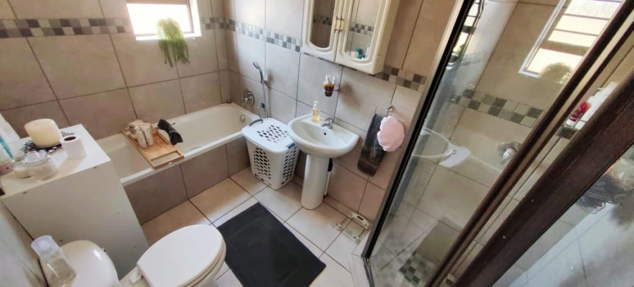 2 Bedroom Property for Sale in Waterberry Estate North West